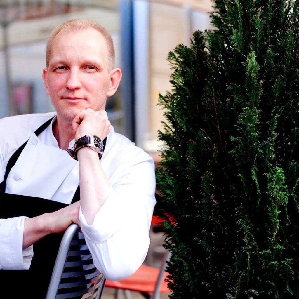 Chef de Cuisine Andrus Vaht kokakuues